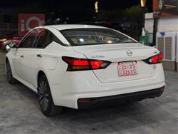 نيسان ألتيما